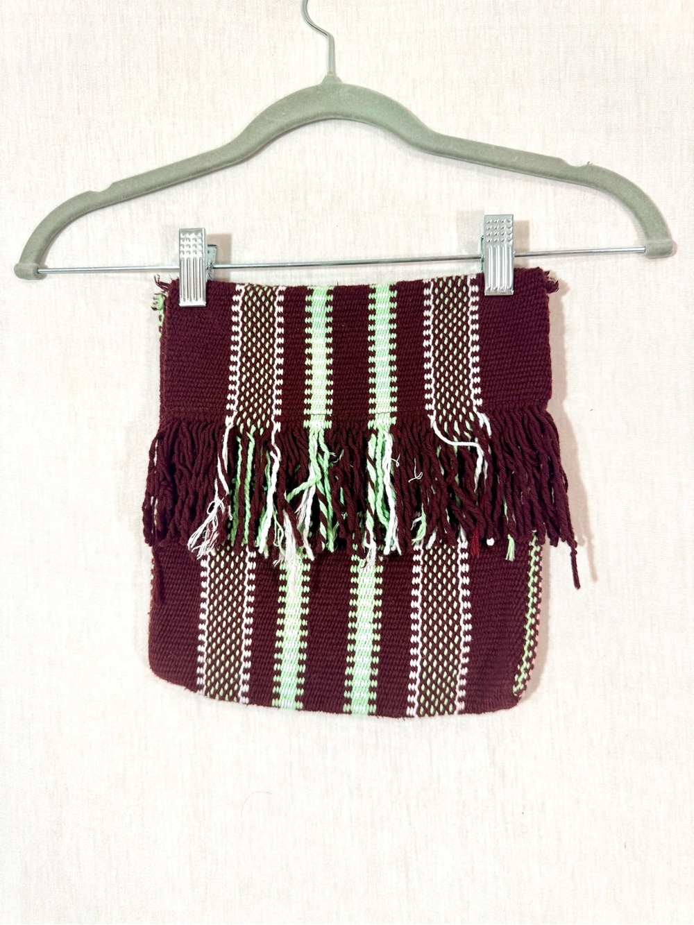 Wayuu Colombian Handwoven Fringe pouch in Maroon and Mint
